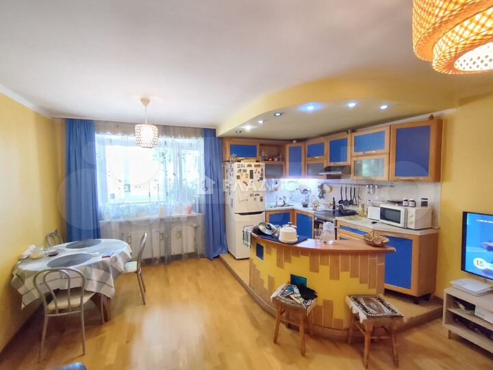 2-к. квартира, 80 м², 1/4 эт.