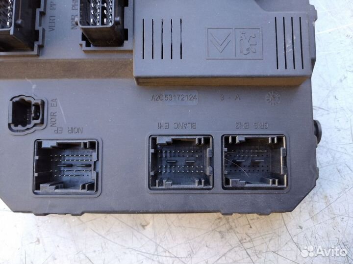 Блок предохранителей салонный Пежо 206