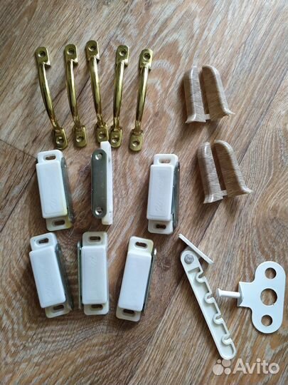 Фурнитура мебельная