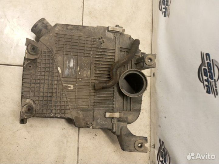 Корпус воздушного фильтра Renault Logan седан K7J