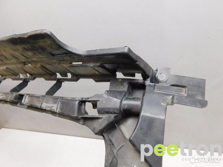 Б/У Б/У Кронштейн решетки радиатора б/у