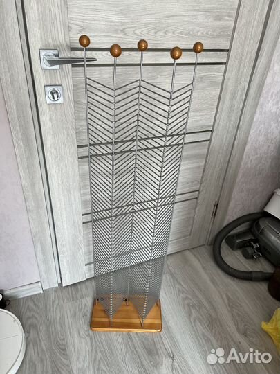 Подставка для дисков