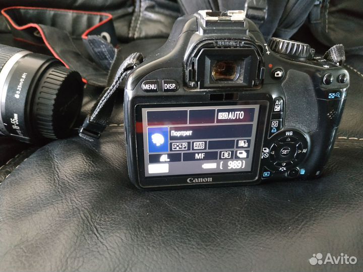 Зеркальный фотоаппарат Canon EOS 550D