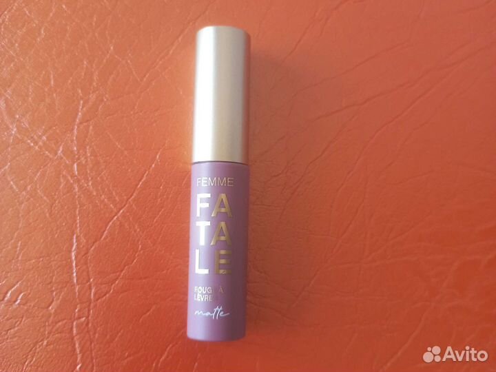 Губная помада матовая Fatale