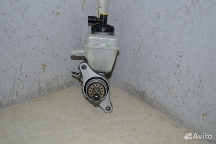 Главный тормозной цилиндр Renault Duster