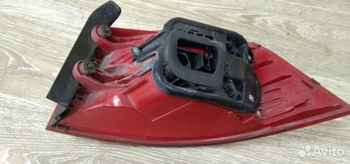 Фонарь задний наружный Volkswagen Passat B7 (2011