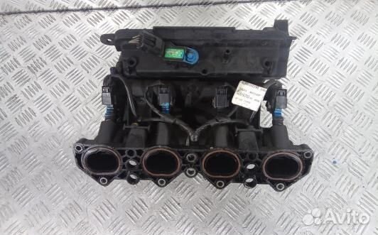 Впускной коллектор бензиновый citroen C4 1 (LBE18C