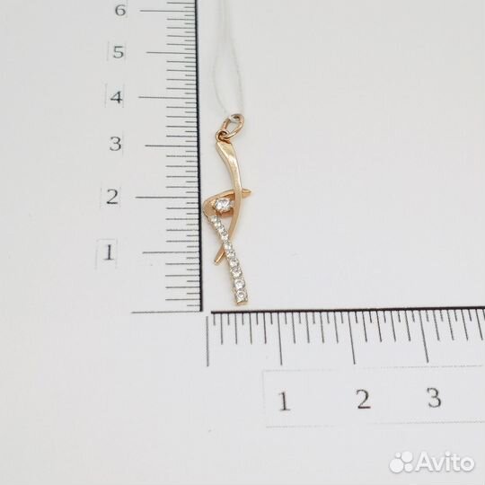 Золотая подвеска с фианитом
