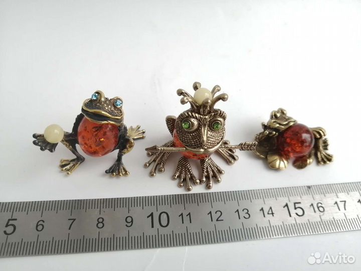 Лягушка бронза с янтарем