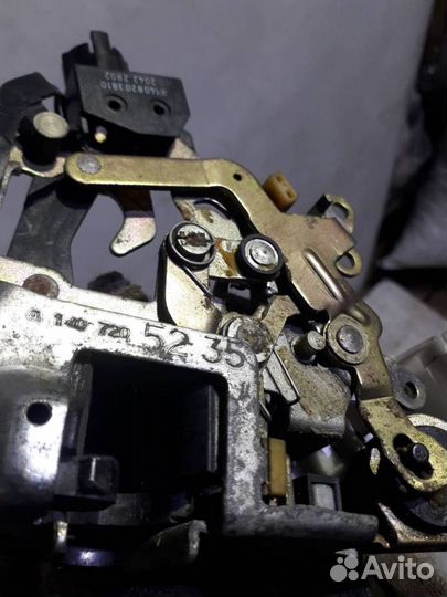 Замок двери передней правой