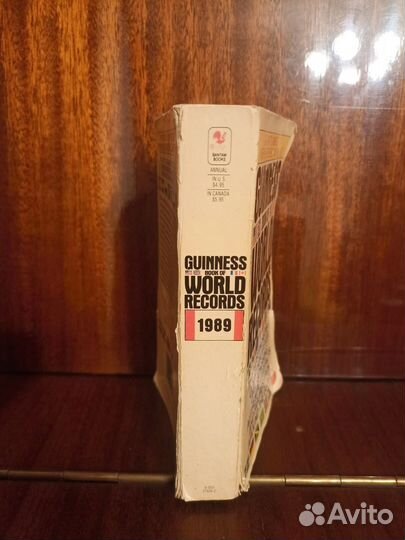 Книга рекордов Гиннесса на английском языке 1989