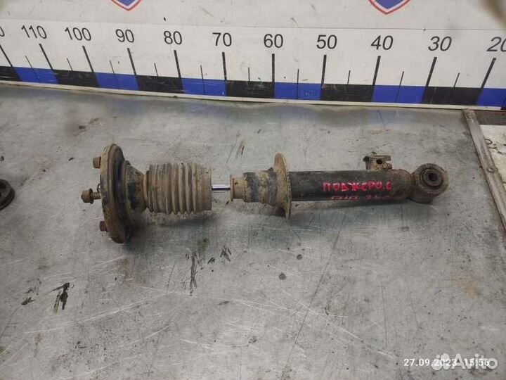 Амортизатор передний правый Mitsubishi Pajero