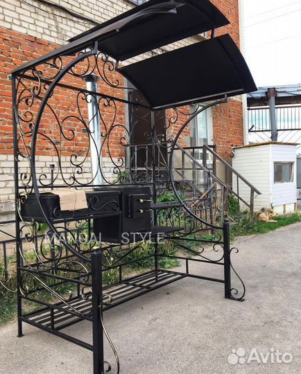 Мангал с крышей