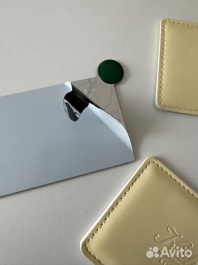 Зеркало карманное в чехле