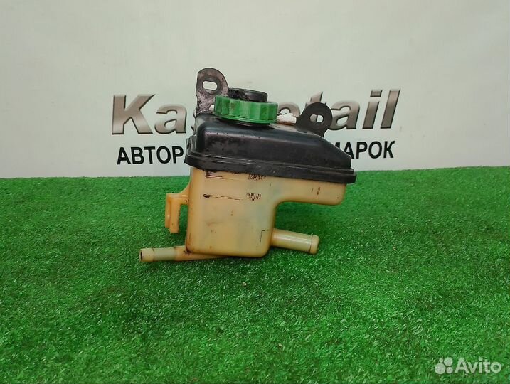Бачок гур Audi 80 B3