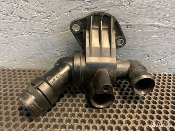 Корпус термостата Audi A4 B7 BWE 2008