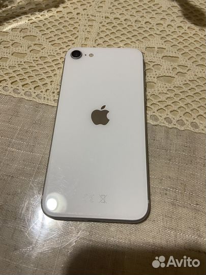 iPhone SE, 64 ГБ