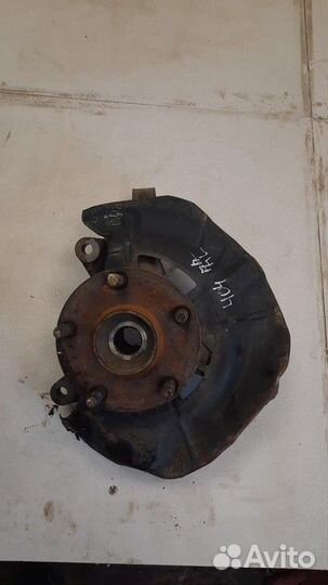 Кулак поворотный передний левый Toyota Camry