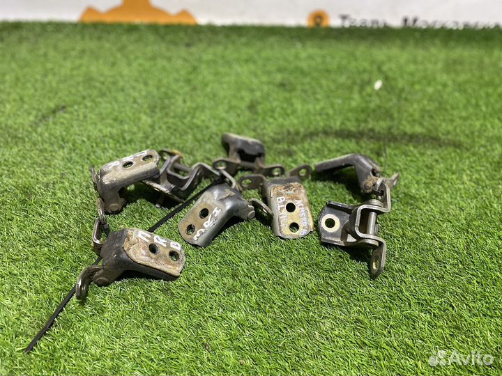 Петли дверей Nissan Almera N16