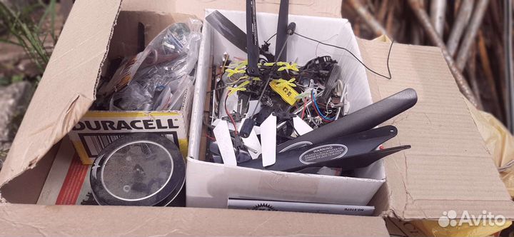 Радиоуправляемые игрушки (машины и вертолеты)