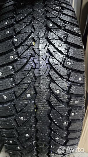 Pirelli Formula Ice 235/60 R18 107T