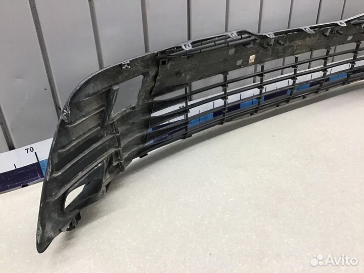 Решетка в бампер центральная Toyota Camry V70 2017