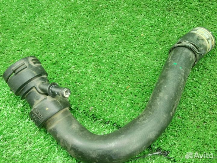 Патрубок радиатора верхний Audi A4 B7 4067