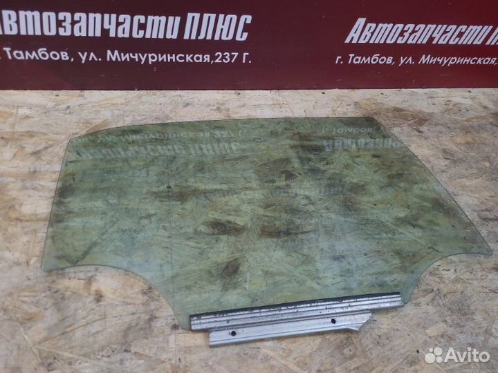 Стекло двери заднее правое Toyota Corolla E150