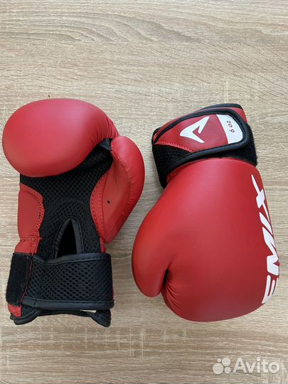 Боксерские перчатки