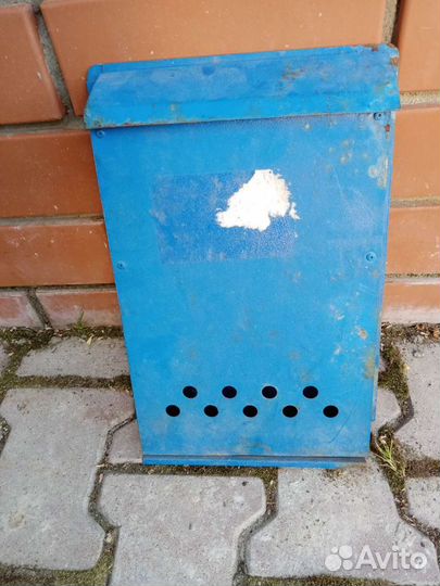 Советский металлический почтовый ящик