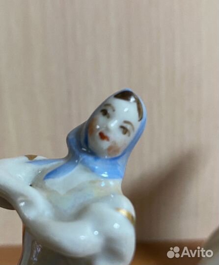 Фарфоровые статуэтки 