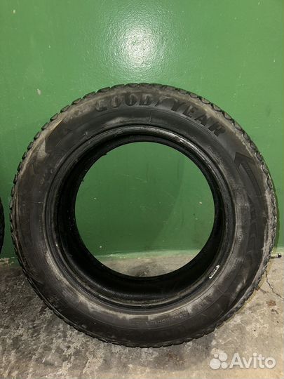 Goodyear Ultragrip Ice Arctic 205/60 R16