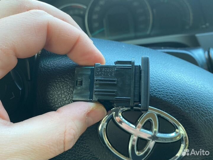 Кнопка обогрева лобового стекла Тойота Камри,Раф 4