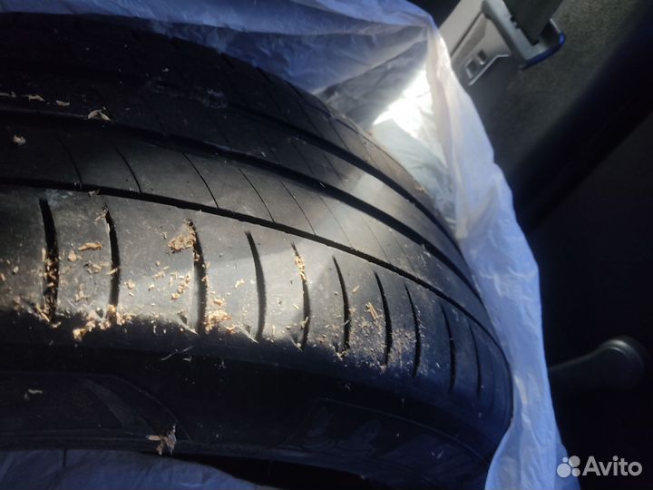 Michelin Agilis 81 215/55 R16