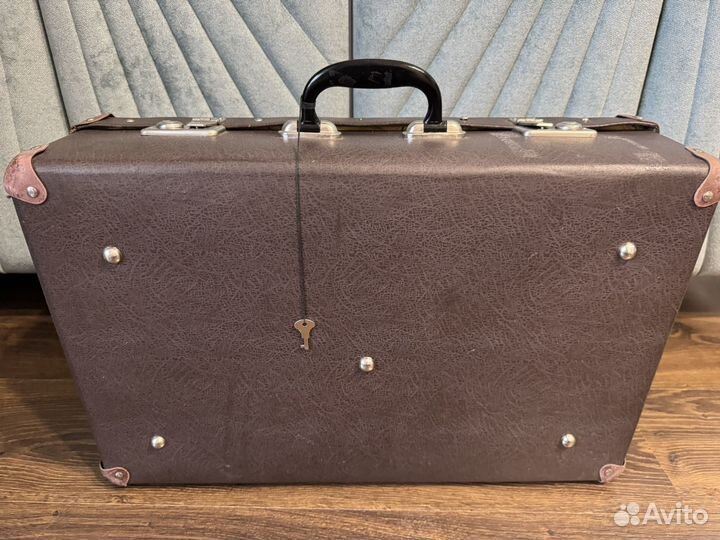 Старинный чемодан