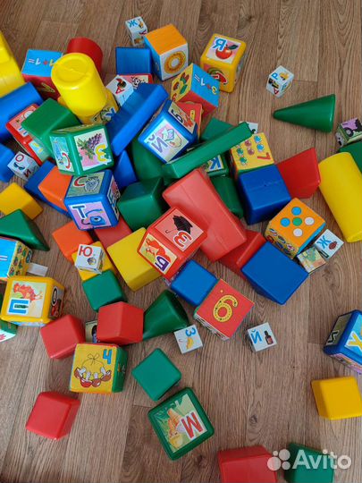 Кубики пластмассовые