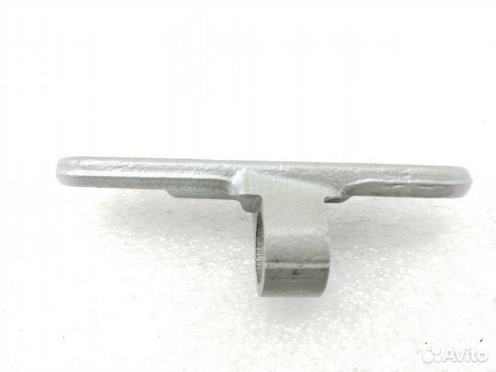 Петля двери передняя правая Bmw 5-Series F10 2011