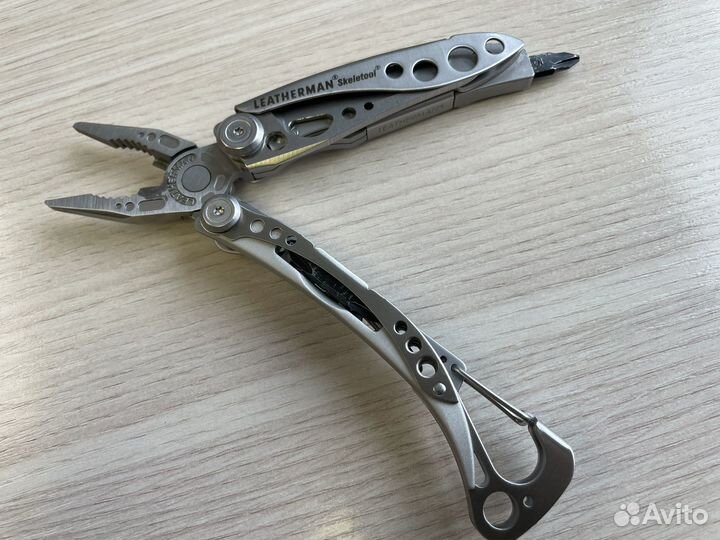 Мультитул leatherman skeletool