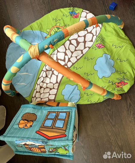 Развивающий коврик с домиком