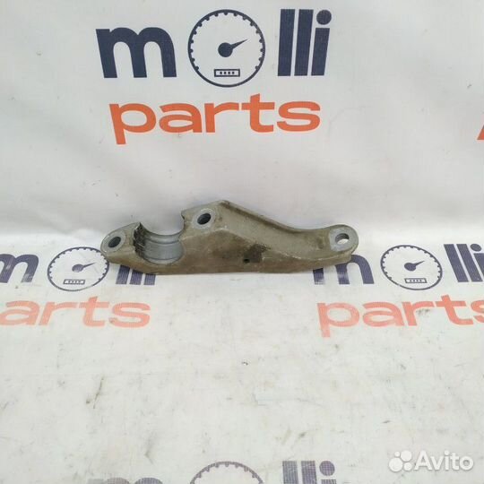 Кронштейн Bmw 520D G30 2019