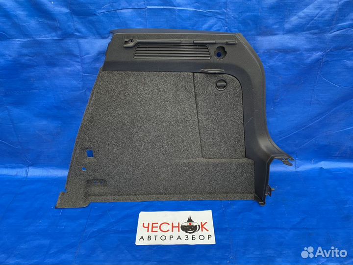 Обшивка багажника правая в сборе Tiguan до 2017