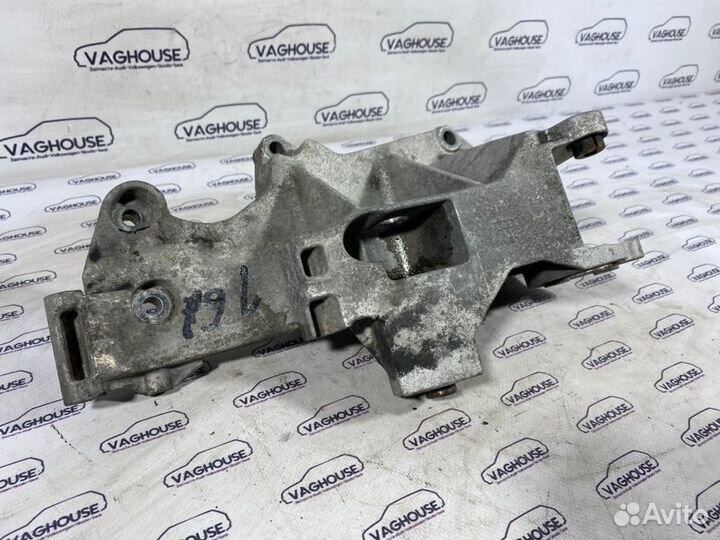 Кронштейн генератора Volkswagen Passat B5 3B2 1.9