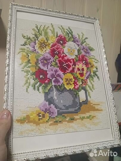 Картины алмазная и картина красками каждая