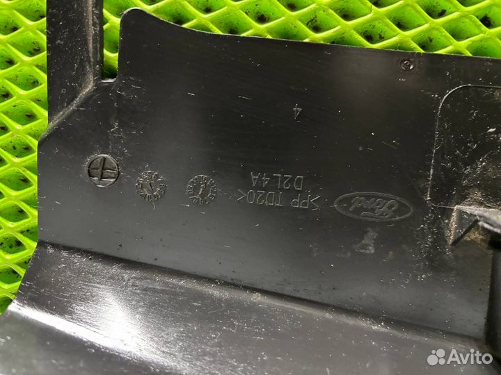 Воздуховод радиатора Ford Focus 2 рест