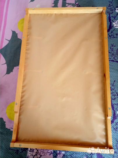 Пеленальная доска на кроватку