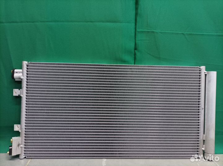 Радиатор кондиционера Renault Fluence 1 2009