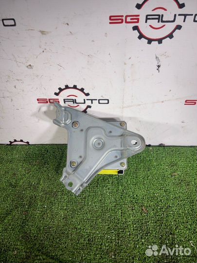 Блок управления SRS Toyota Celica ZZT231 2ZZ-FE