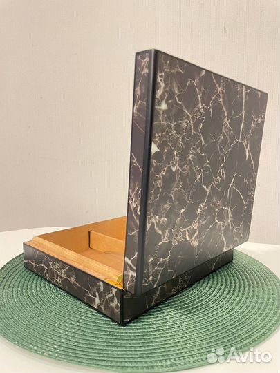 Хьюмидор для хранения сигар мрамор и коричневый