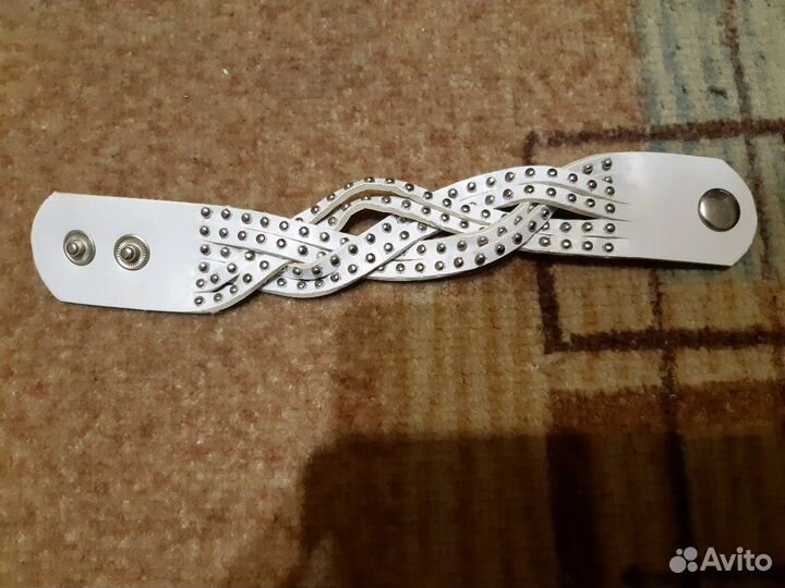 Браслет syoss. Новый