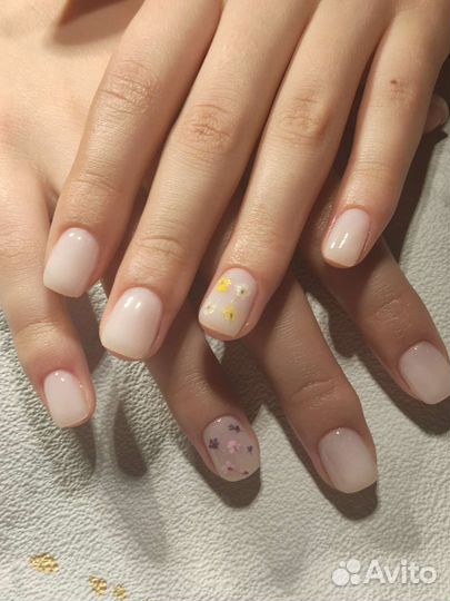 Маникюр и педикюр